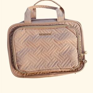 Women’s Quilted compact carry all toiletry bag